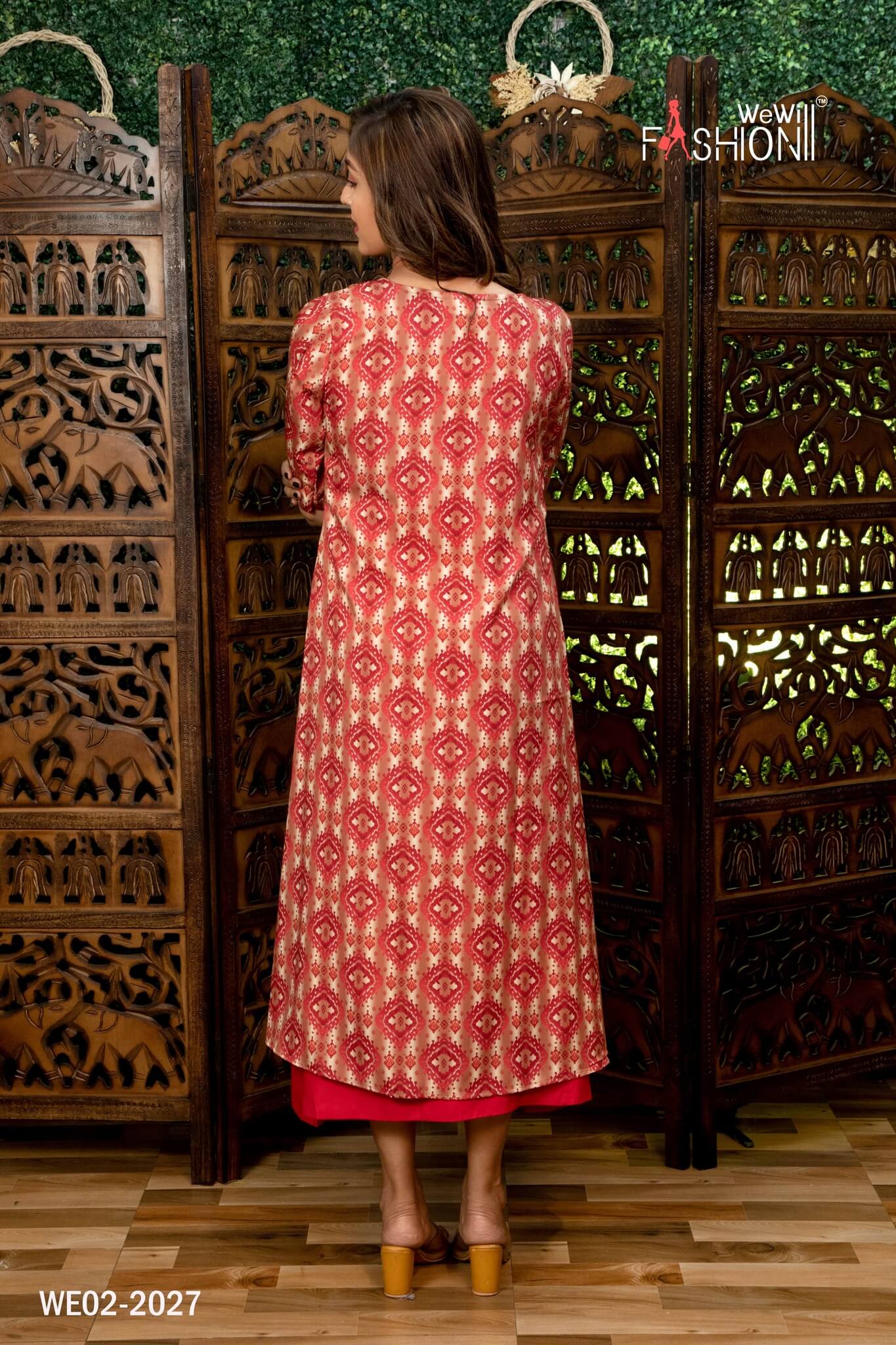 WOMEN RED COLOUR KURTI WITH PRINTED JACKET