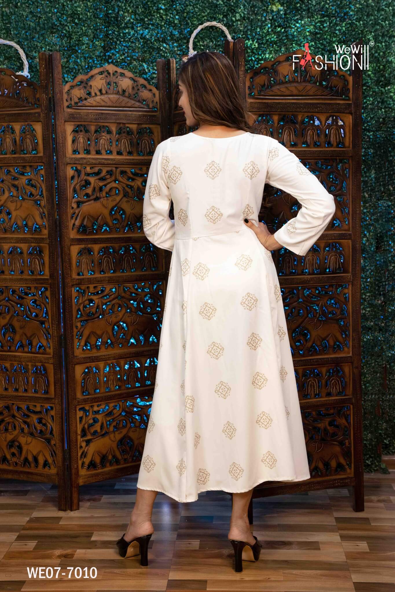 WHITE COLOUR LONG KURTI